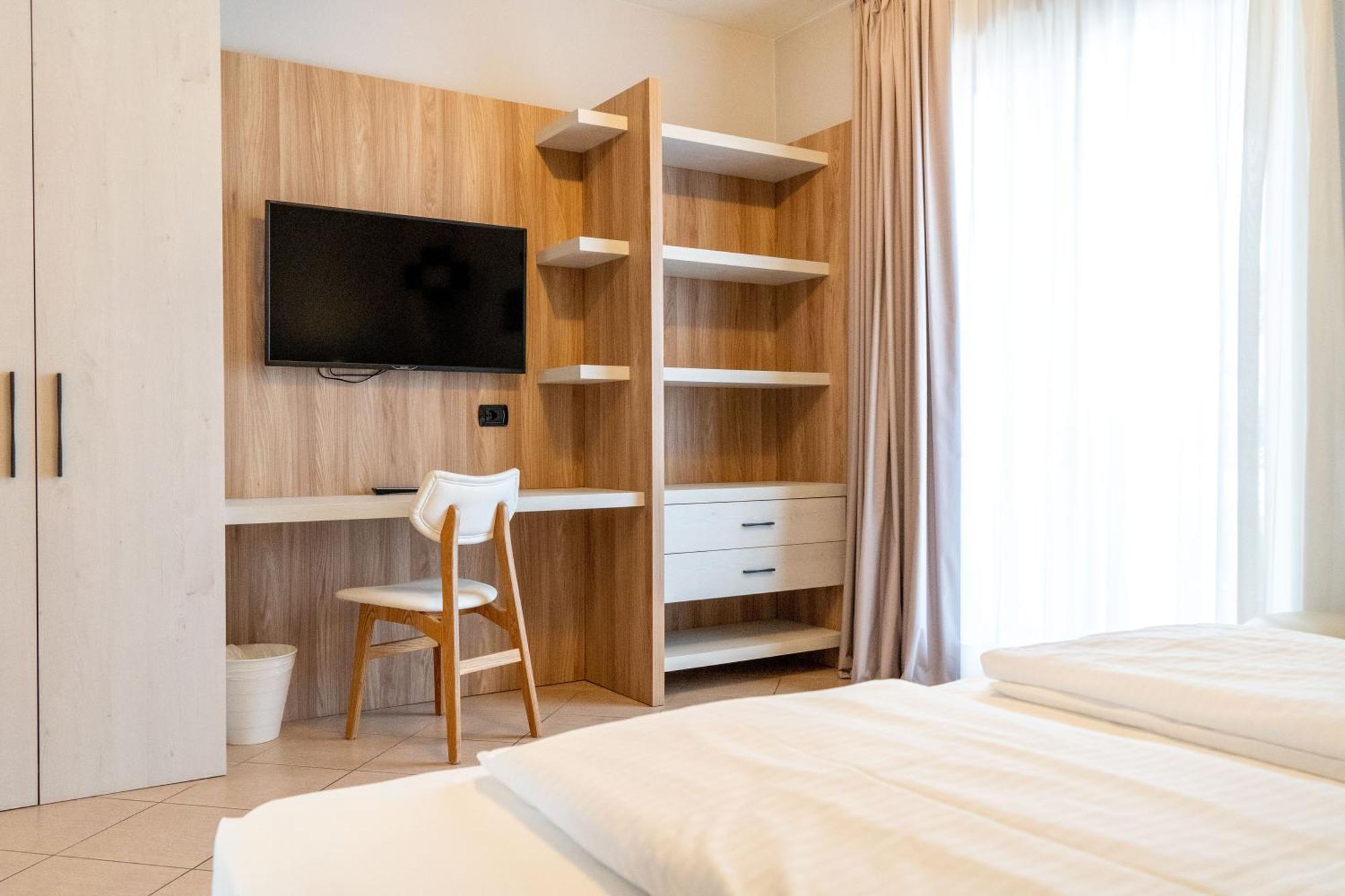 Hatelier Garda Home By Enjoy Garda Hotel Peschiera del Garda Eksteriør billede